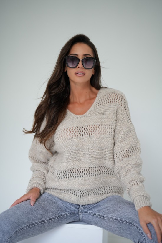 Pullover mit durchbrochenen Accessoires